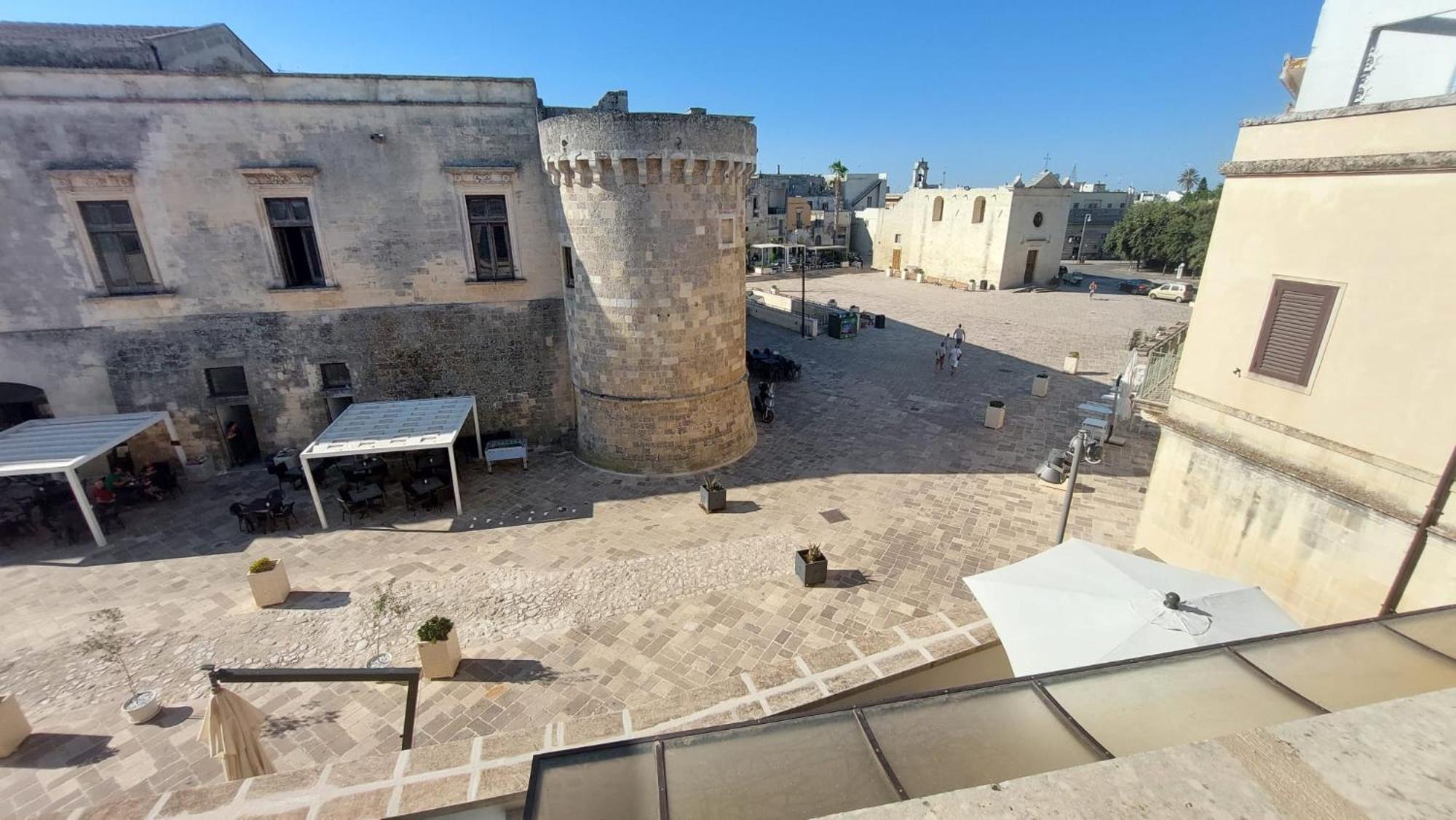 Casa Vacanze Fronte Castello Мартано Екстер'єр фото